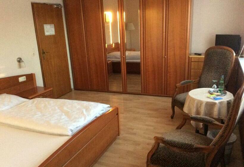 Pension Konditorei Cafe Dora