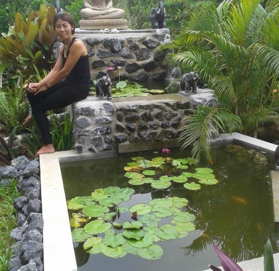 Общежитие Nananuira Apartment And Room