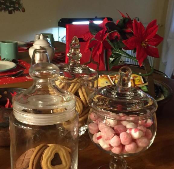 B&b Happiness In The Country