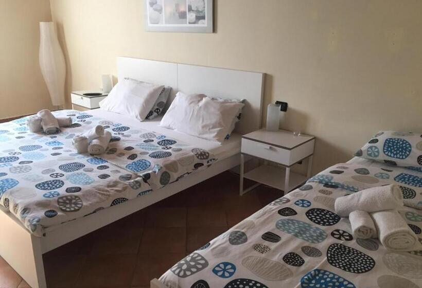 B&b Happiness In The Country