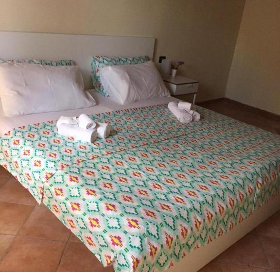 B&b Happiness In The Country