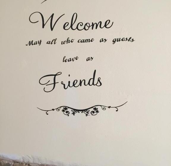 B&b Happiness In The Country