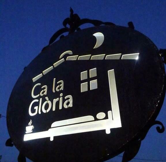 تختخواب و صبحانه Ca La Gloria