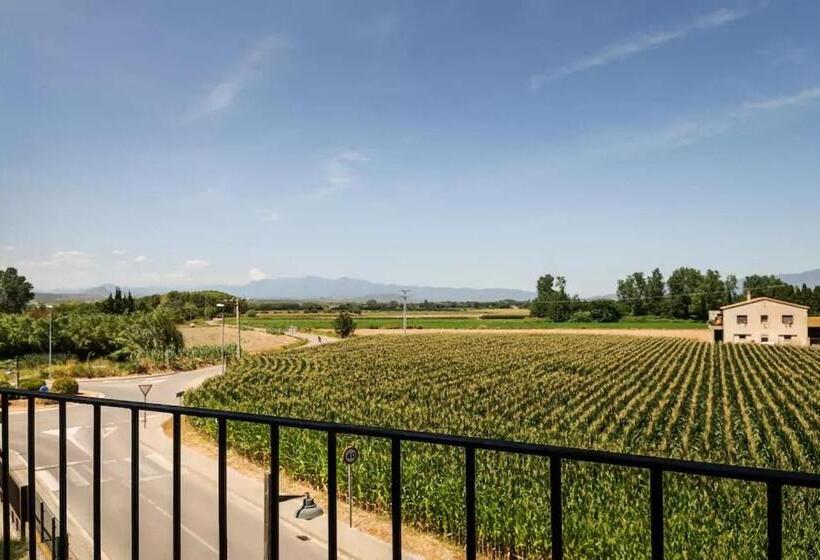 تختخواب و صبحانه Ca La Gloria