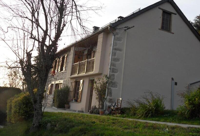 민박 Chambres Et Table D Hôtes Du Péré