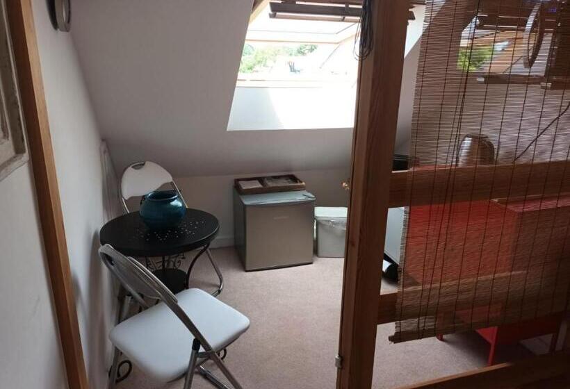 ベッドアンドブレックファースト Chez Jo Apartments