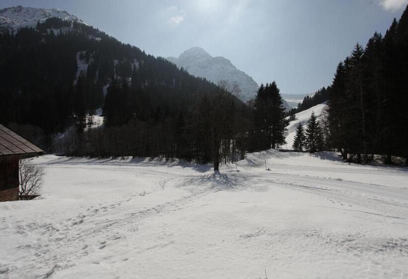 ベッドアンドブレックファースト Haus Derra