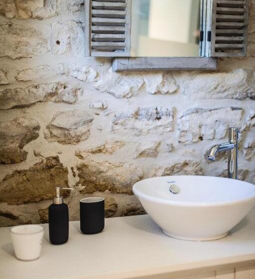 צימר La Maison En Pierre