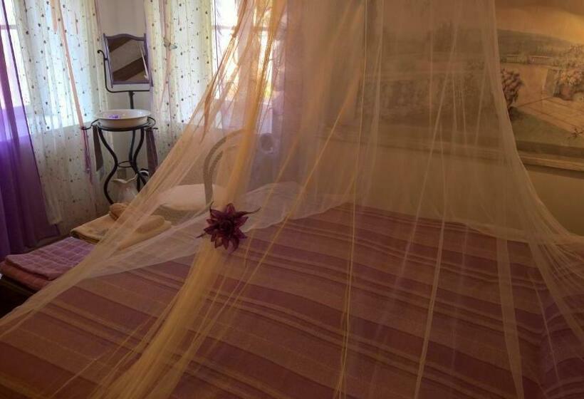 مبيت وإفطار La Quercia   La Maison Des Arts