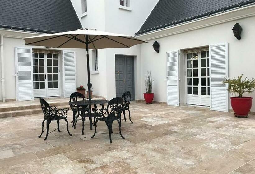 Bed and Breakfast La Tour De Saint Cyr