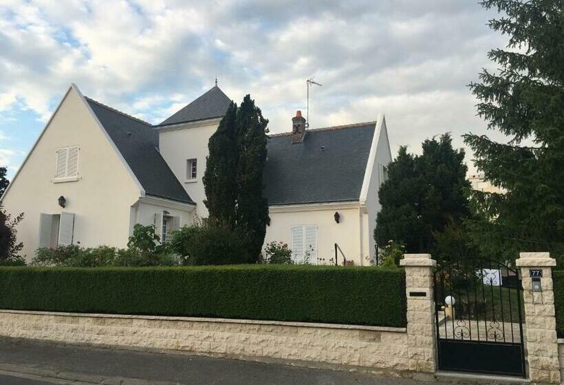 Bed and Breakfast La Tour De Saint Cyr