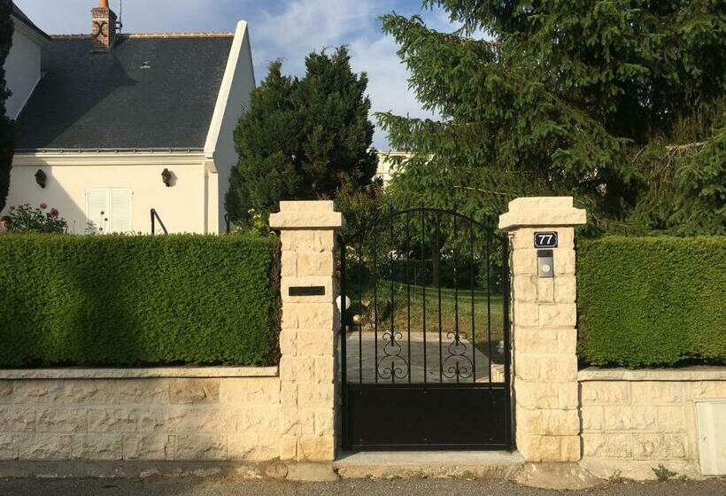 Bed and Breakfast La Tour De Saint Cyr