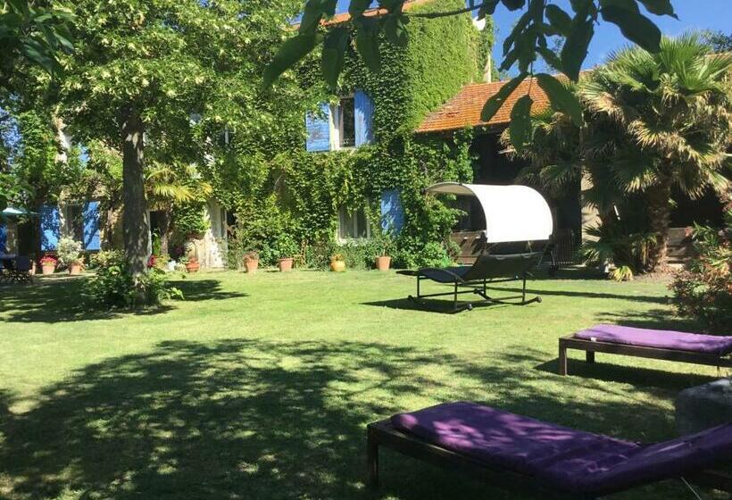 مبيت وإفطار Le Mas Des Platanes