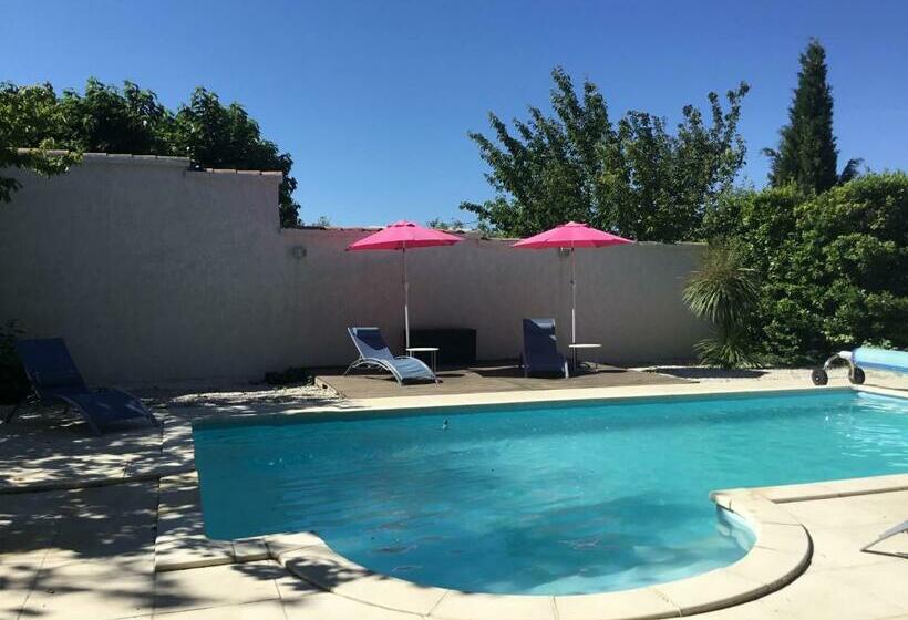 مبيت وإفطار Le Mas Des Platanes