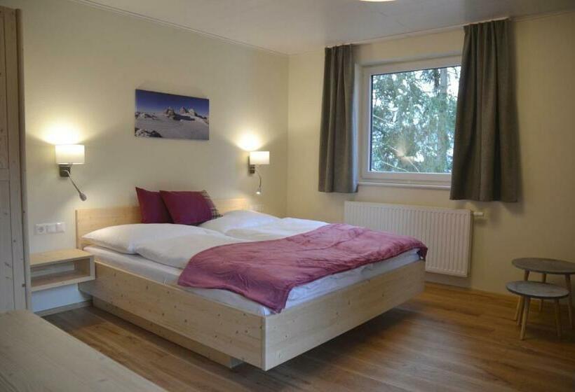 تختخواب و صبحانه Pension Adlerhorst