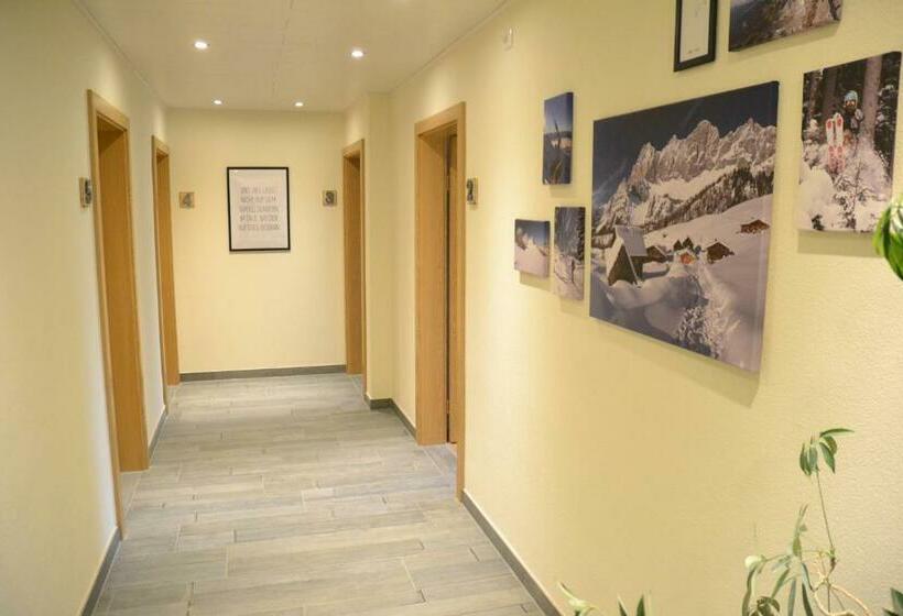 住宿加早餐  Pension Adlerhorst