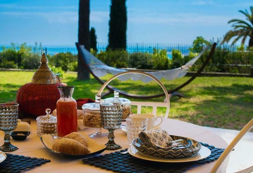 تختخواب و صبحانه Tra Gli Alberi E Il Mare