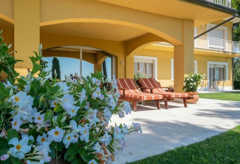 تختخواب و صبحانه Tra Gli Alberi E Il Mare