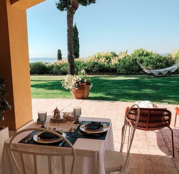 تختخواب و صبحانه Tra Gli Alberi E Il Mare