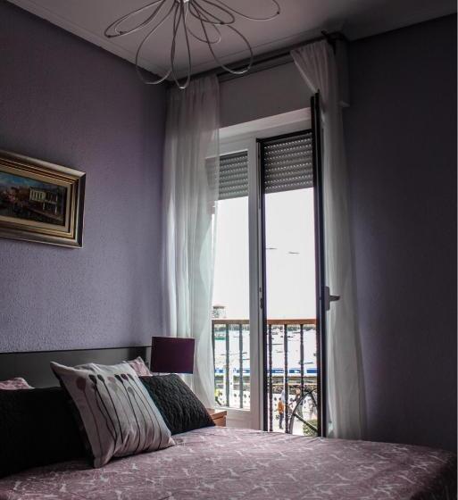 تختخواب و صبحانه Villa Floren Castro Urdiales