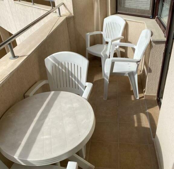 First Line Apartment At Obzor