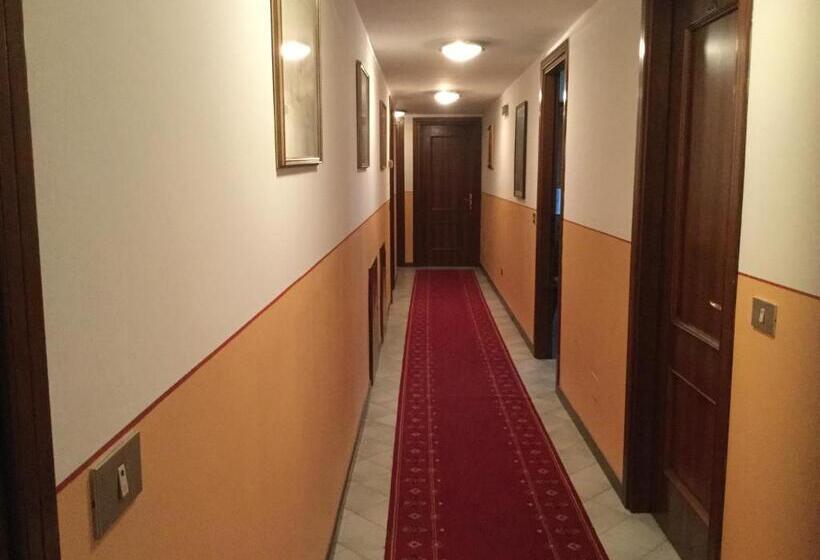 호텔 Albergo Ciori