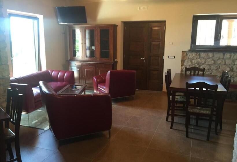 בית מלון כפרי Antico Borgo Rinaldi