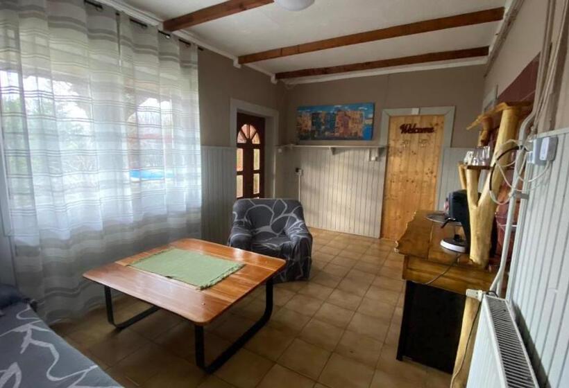 فندق Dobó Tanya