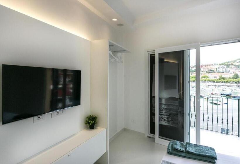 ペンション Al Molo Sea View Rooms