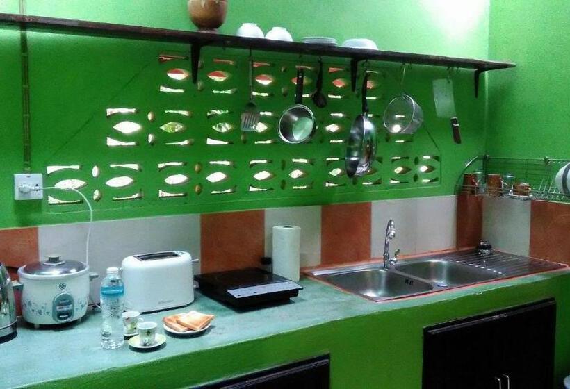 بنسيون Dugong Koh Sukorn