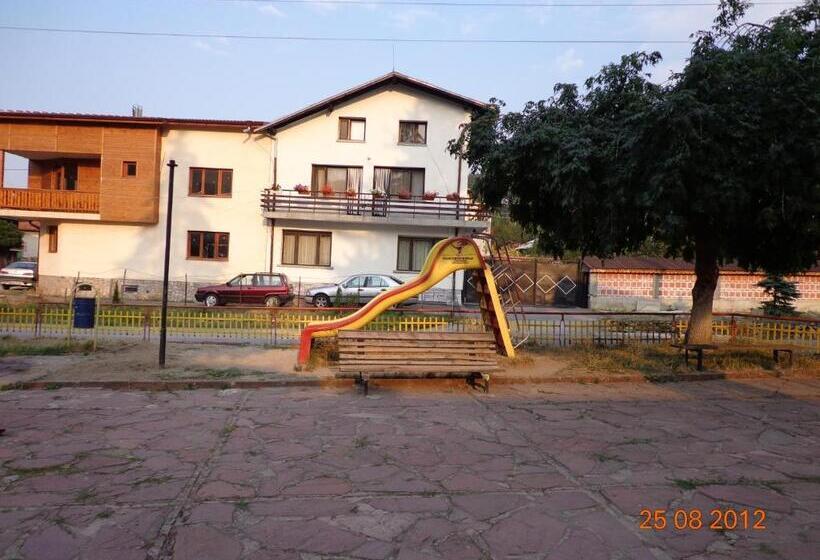 بنسيون Family Hotel Ecorelax