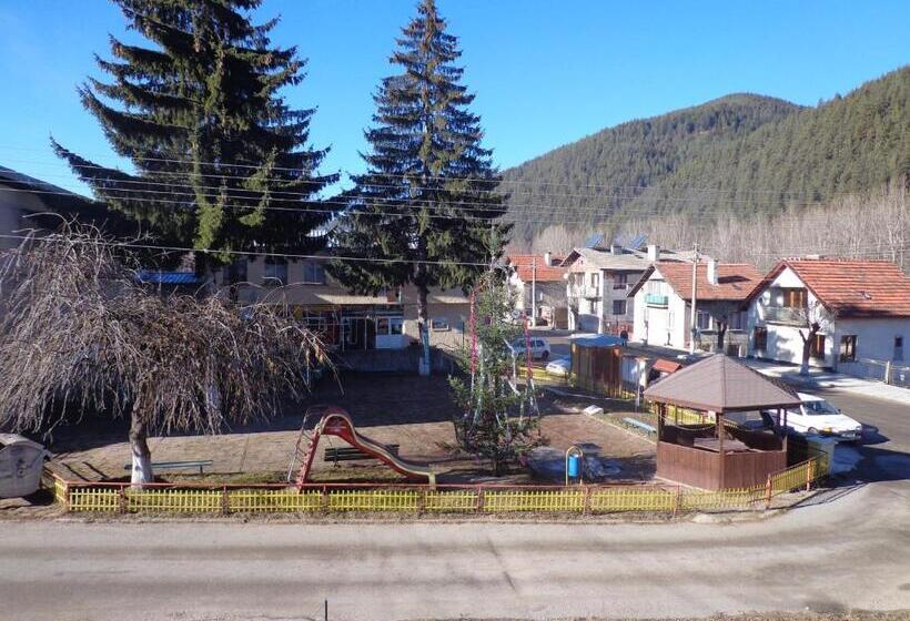 بنسيون Family Hotel Ecorelax