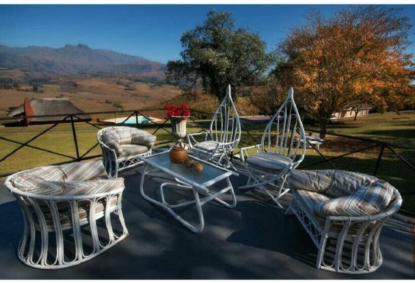 פנסיון Graceland Self Catering Cottages