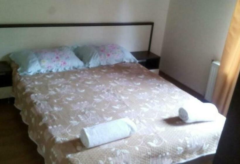 پانسیون Guest Rooms Voneshcha Voda