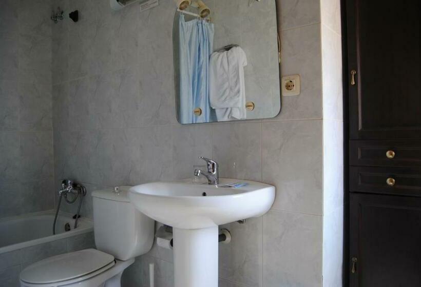 بنسيون Hostal ávila