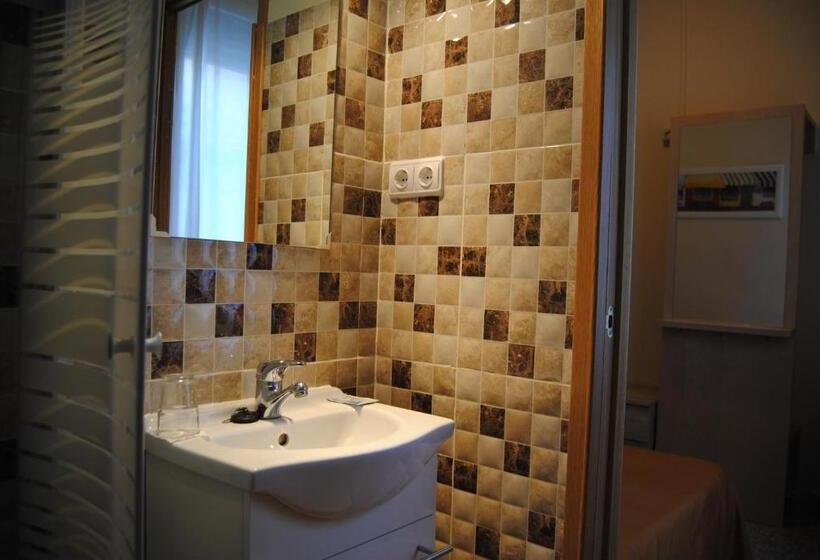 بنسيون Hostal ávila