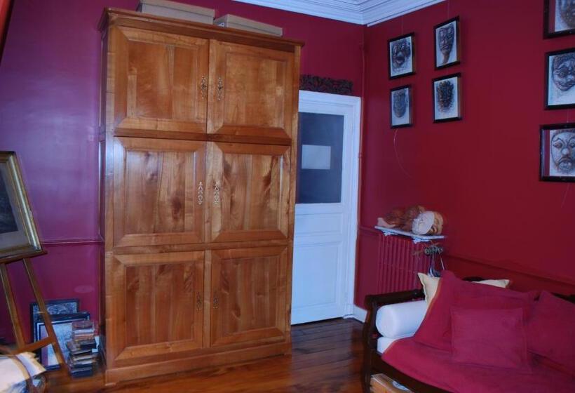 بنسيون La Maison Bleue