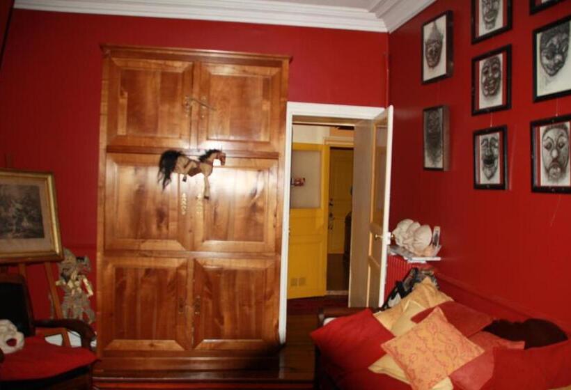 بنسيون La Maison Bleue