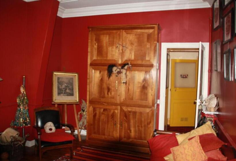 بنسيون La Maison Bleue