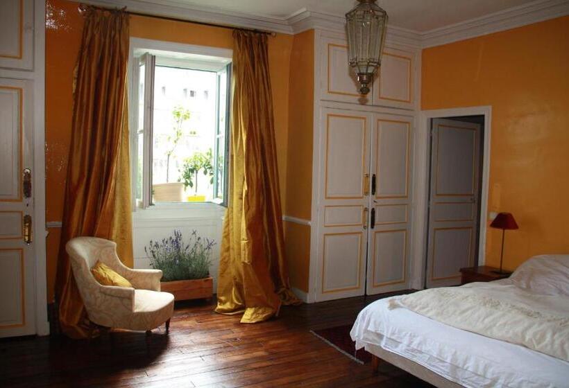 بنسيون La Maison Bleue