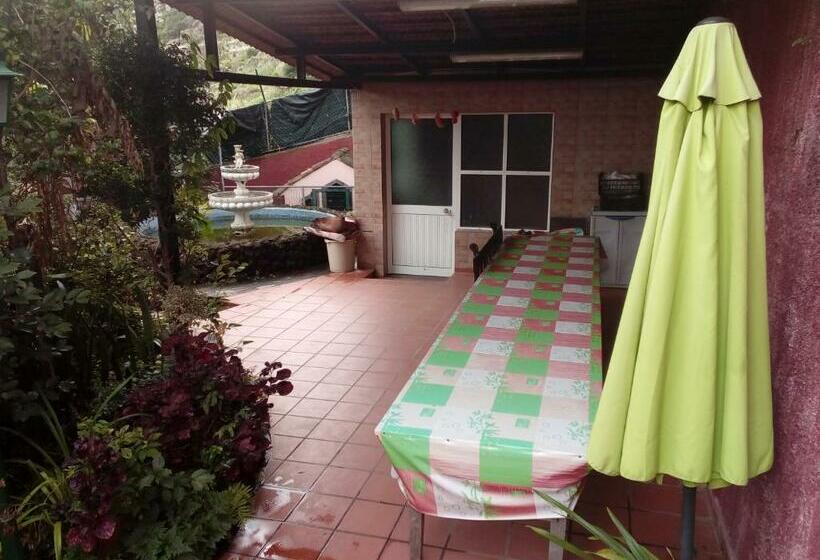 פנסיון Moradia Cor De Rosa