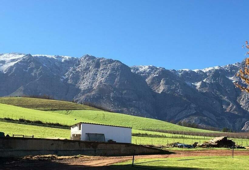 بنسيون Mosterts Hoek Guest House