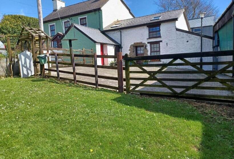 Ty Mawr At Bethania B&b Rooms And Crumble Cottage