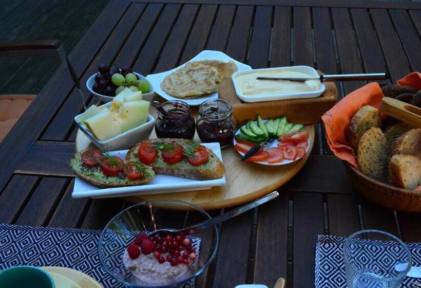 مبيت وإفطار Aamuranta