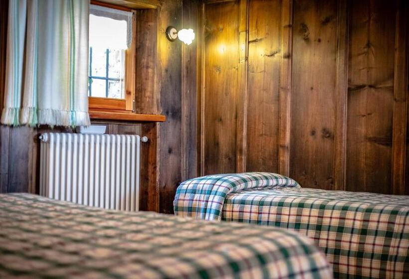 住宿加早餐  Antica Casa Di Montagna Maison Bovard