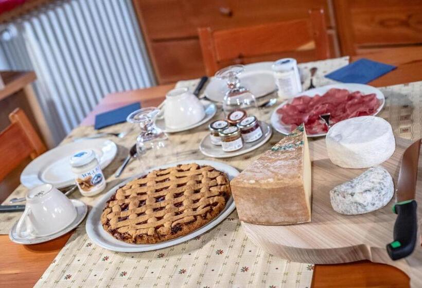 مبيت وإفطار Antica Casa Di Montagna Maison Bovard