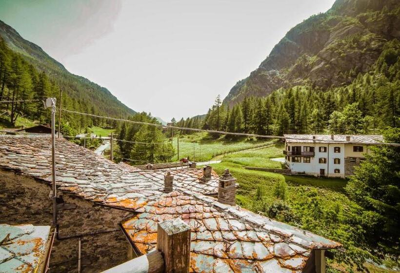 住宿加早餐  Antica Casa Di Montagna Maison Bovard