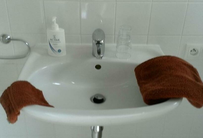 민박 Ateljee Devlaux