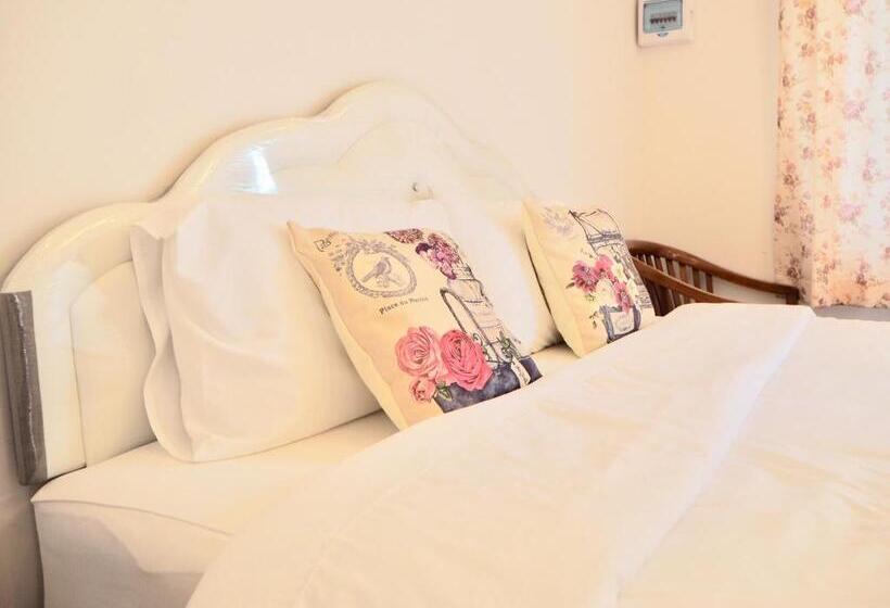 Bed and Breakfast Baan Sai Nam