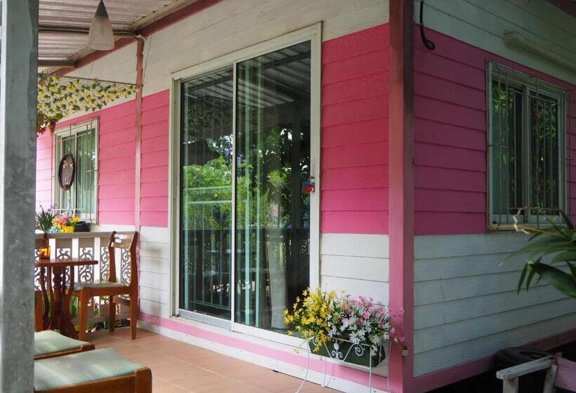 Bed and Breakfast Baan Sai Nam